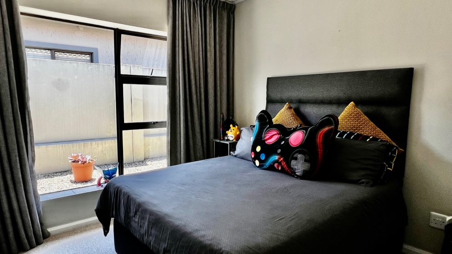 3 Bedroom Property for Sale in Earls Court Lifestyle Estate Western Cape